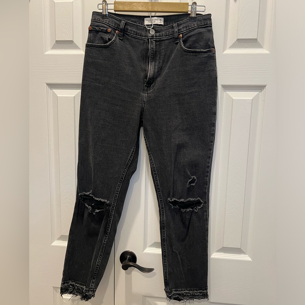 Abercrombie Ultra High Rise Ankle Straight Jean